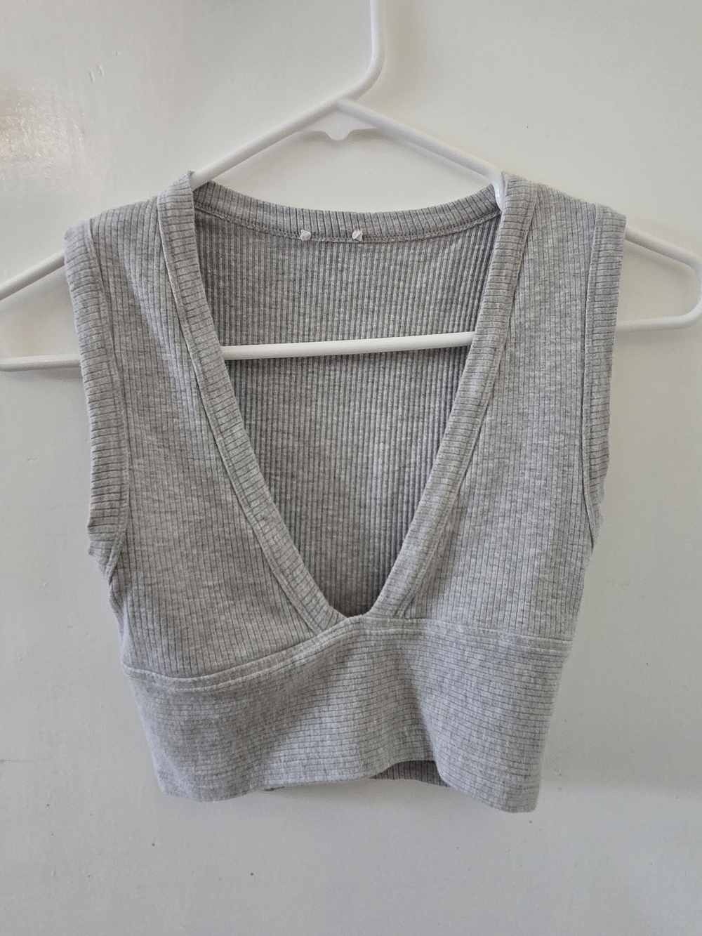 Zara Ribbed Deep V-Neck Crop Tank - Gray